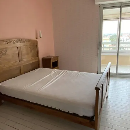 דירה 3 Pieces Avec Climatisation, Parking, Proche Pour 6 Personnes - Fr-1-750-70 *
