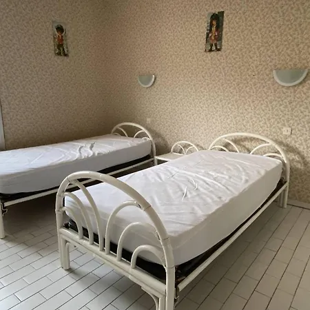 3 Pieces Avec Climatisation, Parking, Proche Pour 6 Personnes - Fr-1-750-70 *